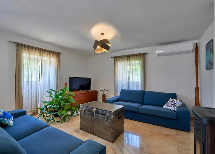 别墅 Eugenia By Briskva 布鲁赛吉