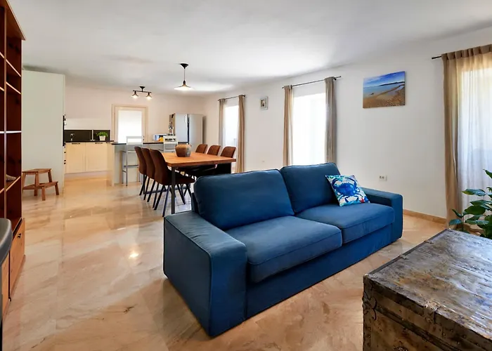 Eugenia By Briskva 布鲁赛吉